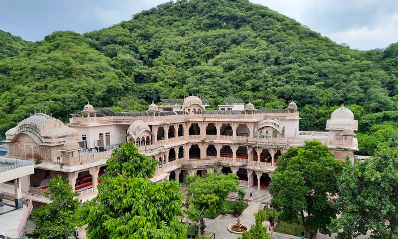 Khole Ke Hanuman Ji Temple