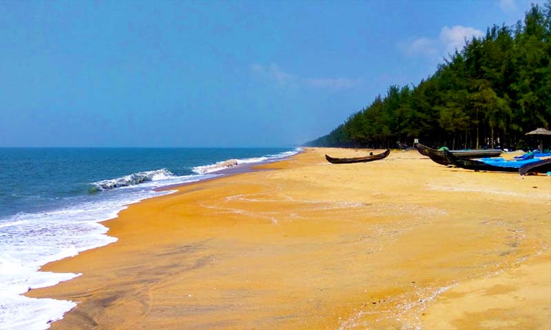 Kuzhupilly Beach